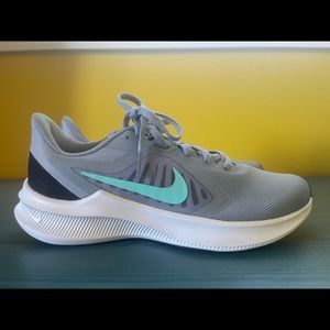 NEW Women’s 7.5 Nike Downshifter Running Sneakers